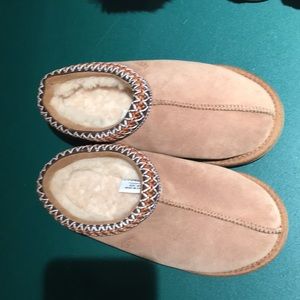 UGG TASMAN SLIPPERS size w-9